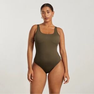 NWT Everlane swimsuit